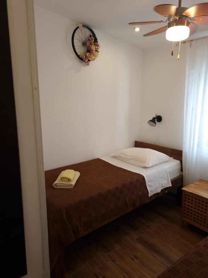Delmar Apartment Komiza Luaran gambar